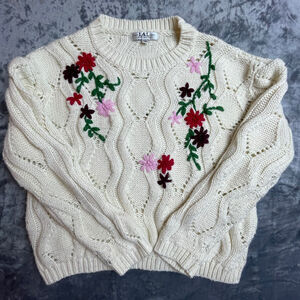L & L Touch of Perfection Sweater Womens S/M Knit Top Embroidered Flowers Retro‎